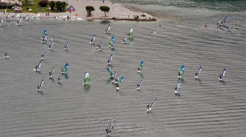 Gdzie na obóz windsurfingowy poza sezonem?